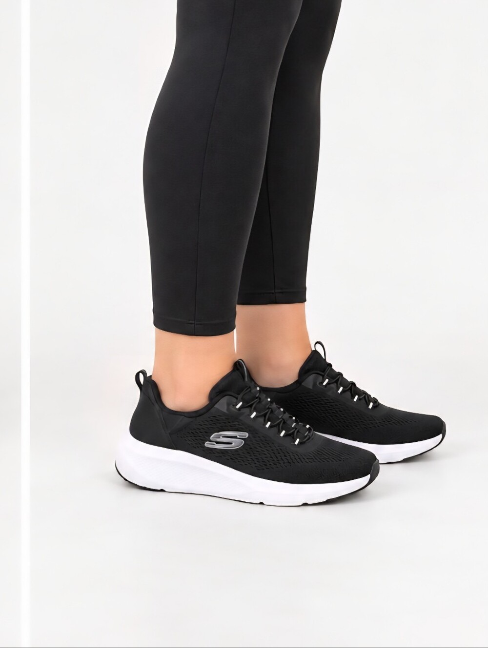 Skechers Slip-Ins Glide-Step Women's 9.5 Swift Fit Black White Shoe 179212